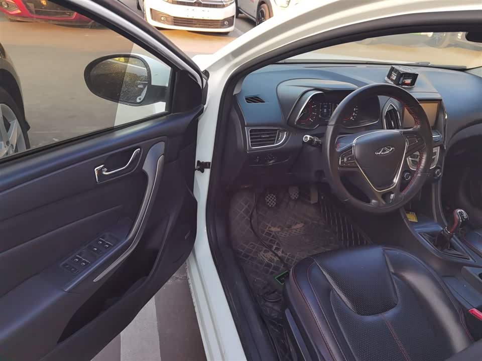 Chery Arrizo 5