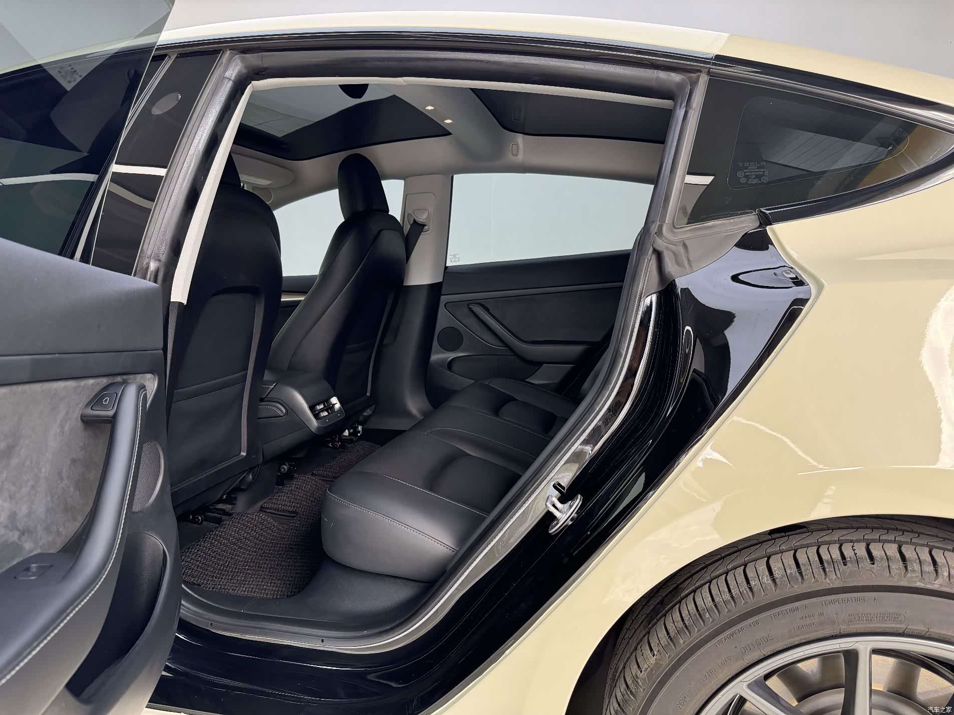 Tesla Model 3, 2023 6