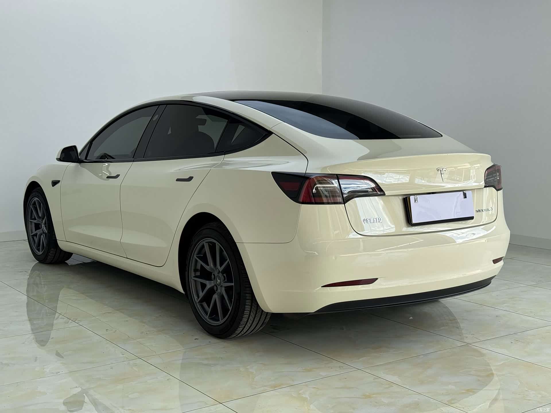 Tesla Model 3, 2023 7