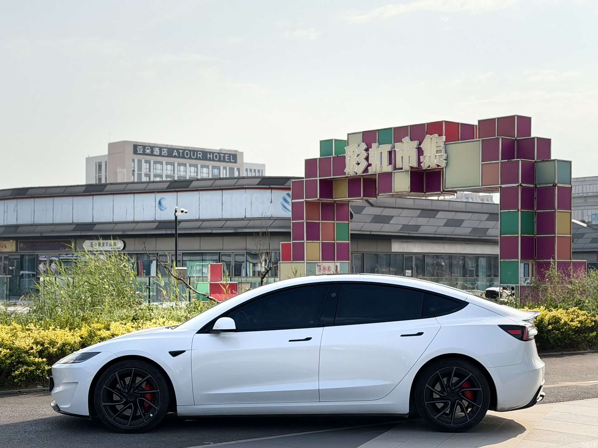 Tesla Model 3, 2025 все фото