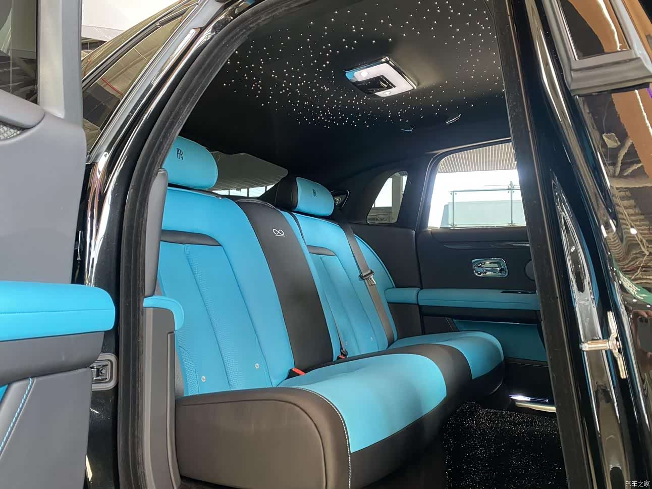 Rolls-Royce Ghost, 2025 15