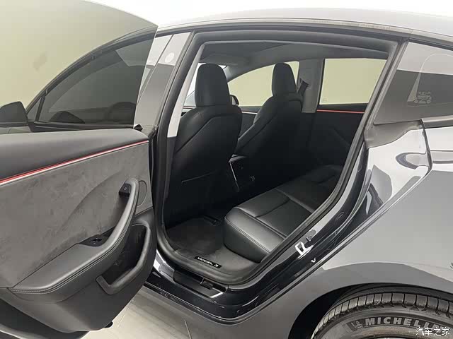 Tesla Model 3, 2024 12
