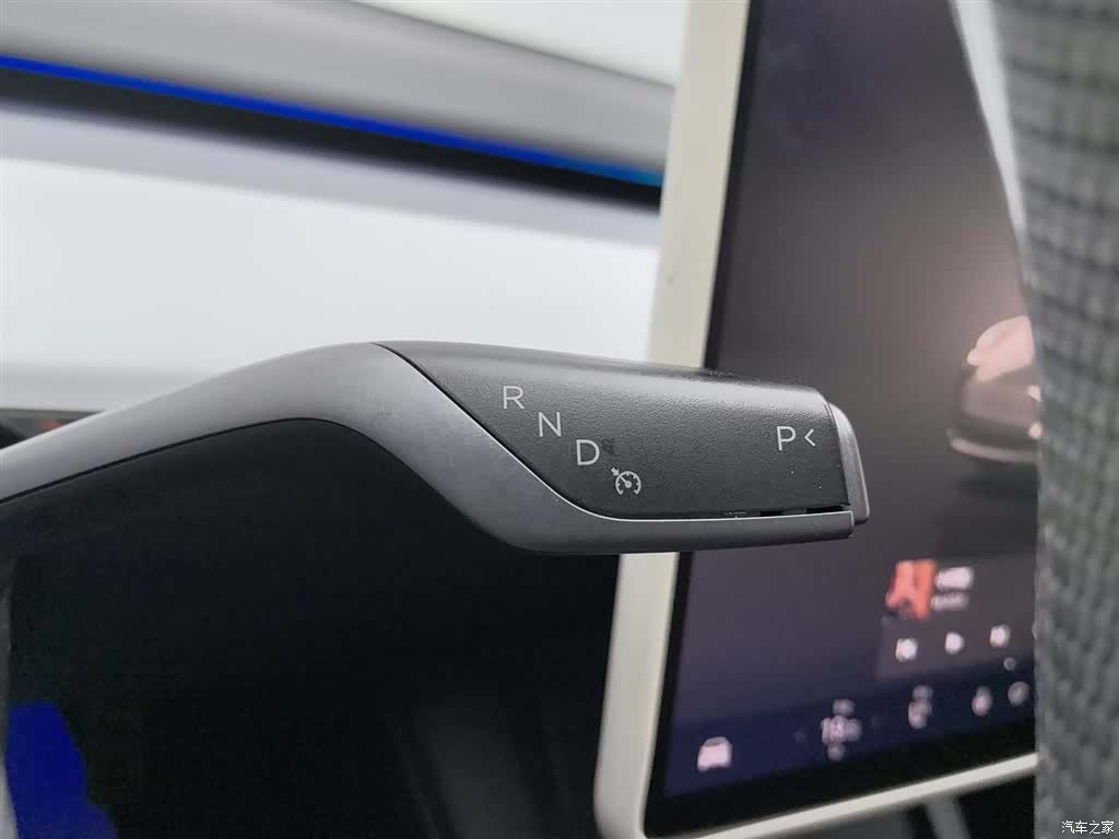 Tesla Model 3, 2023 13
