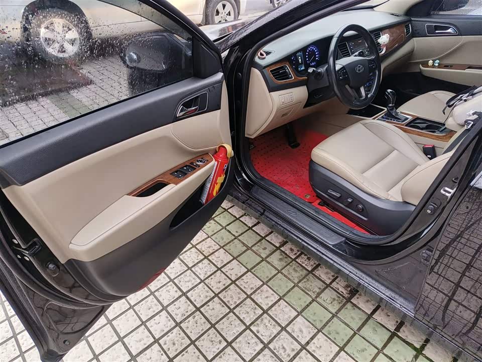 Hyundai Name picture