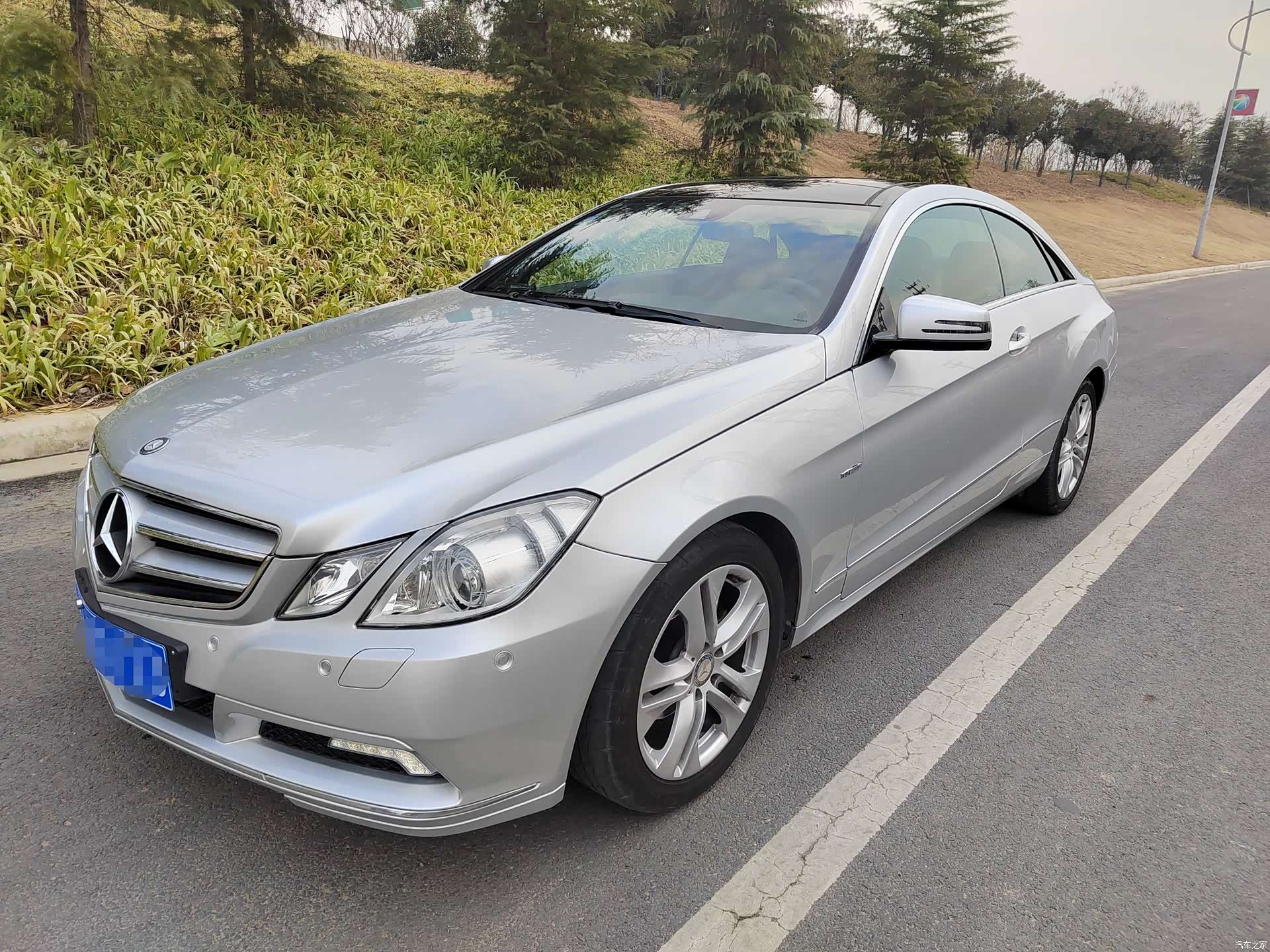 Mercedes-Benz E-Class, 2011 1