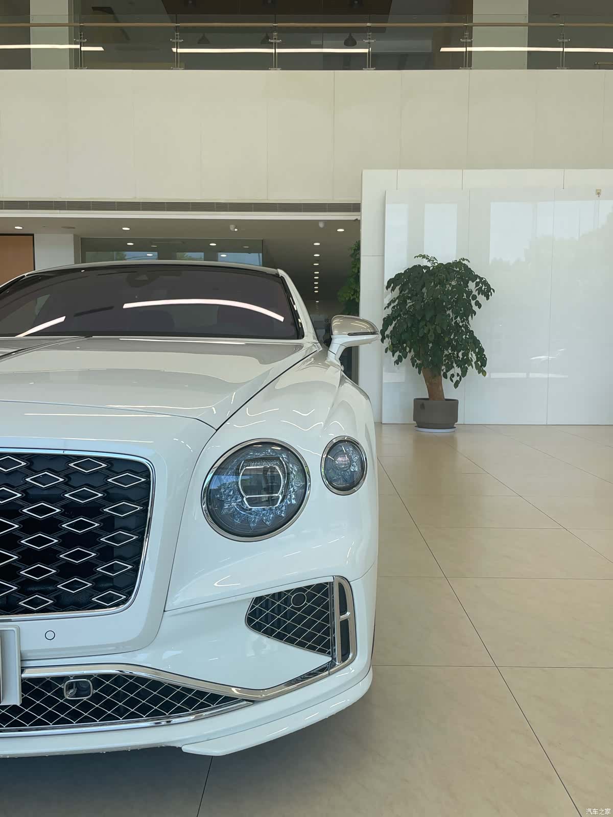 Bentley Flying Spur, 2025 6
