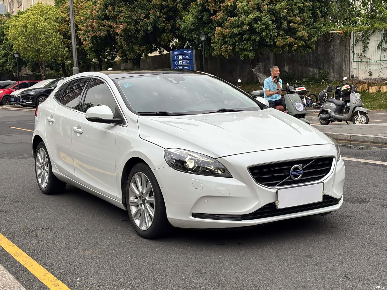 Volvo V40, 2016 3