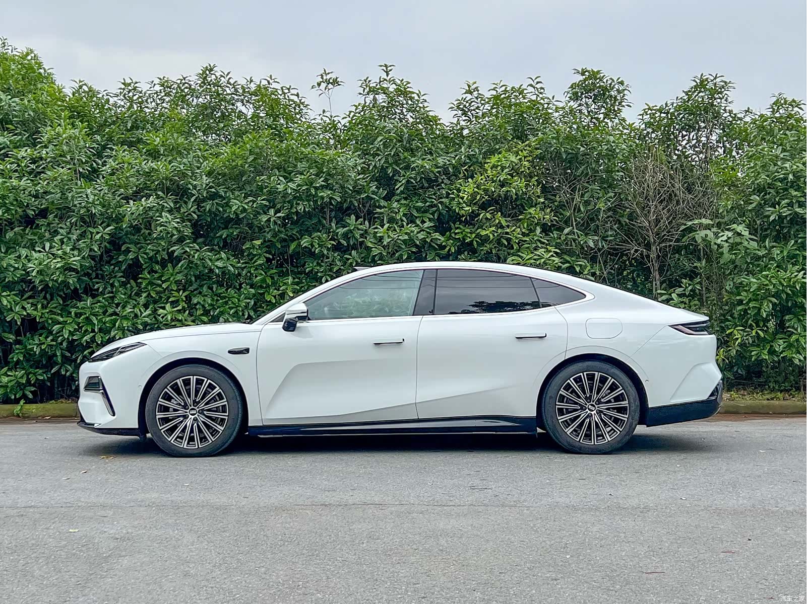 Geely 8, 2025 6