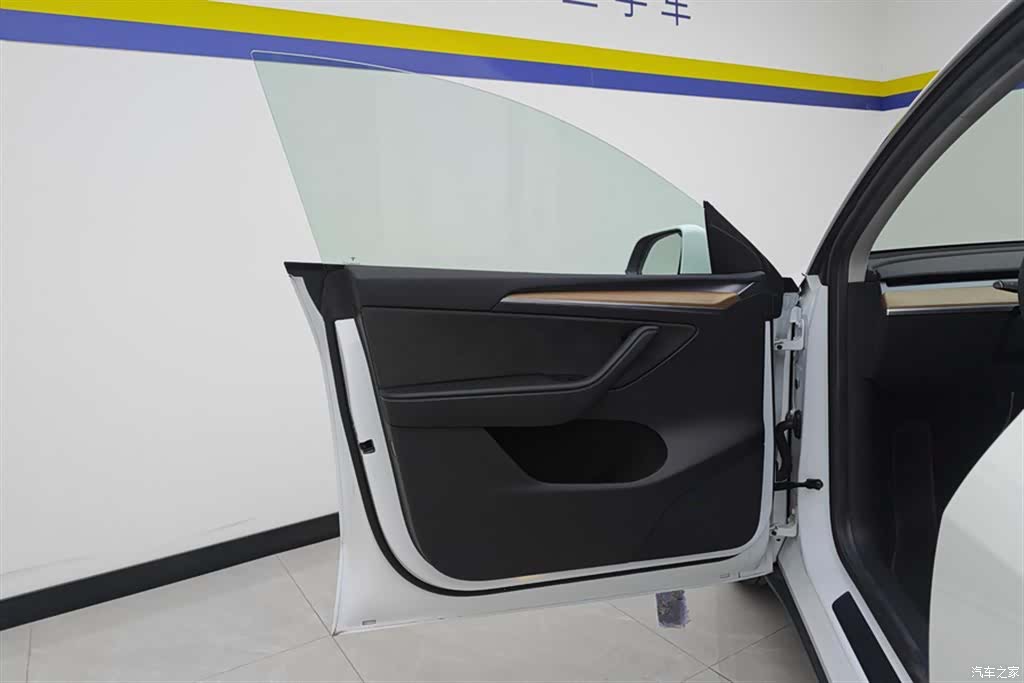 Tesla Model Y, 2022 7