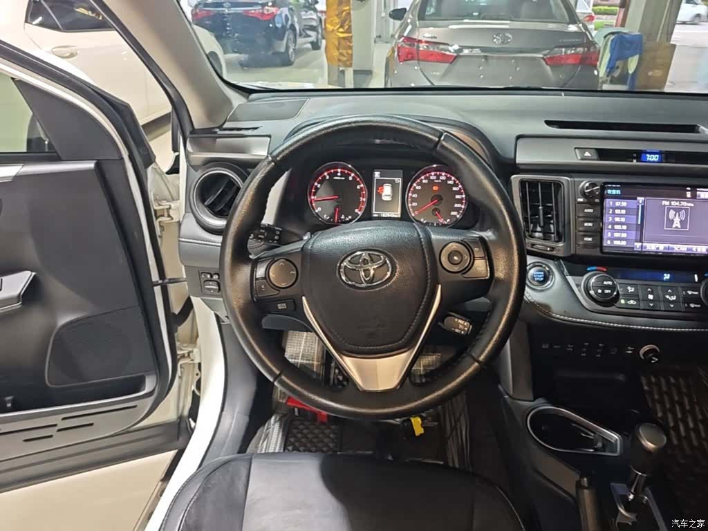 Toyota RAV4, 2017 11