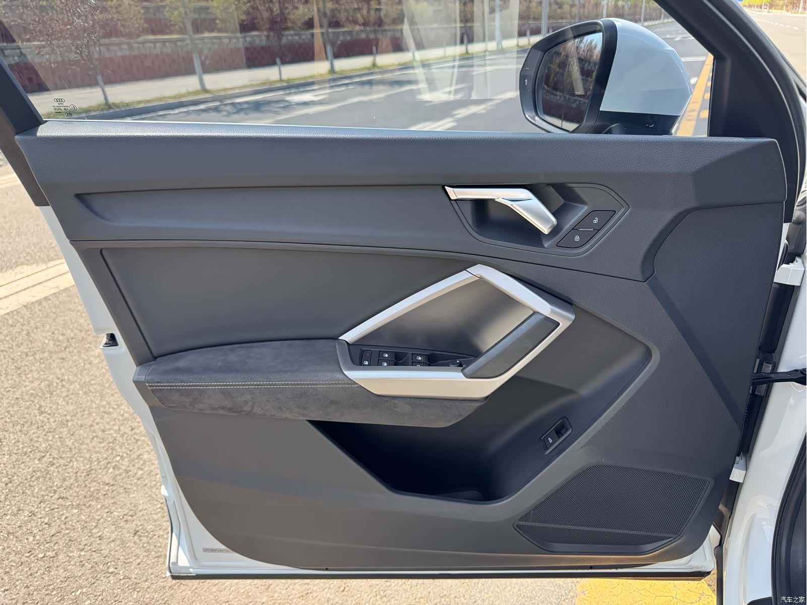 Audi Q3, 2022 11