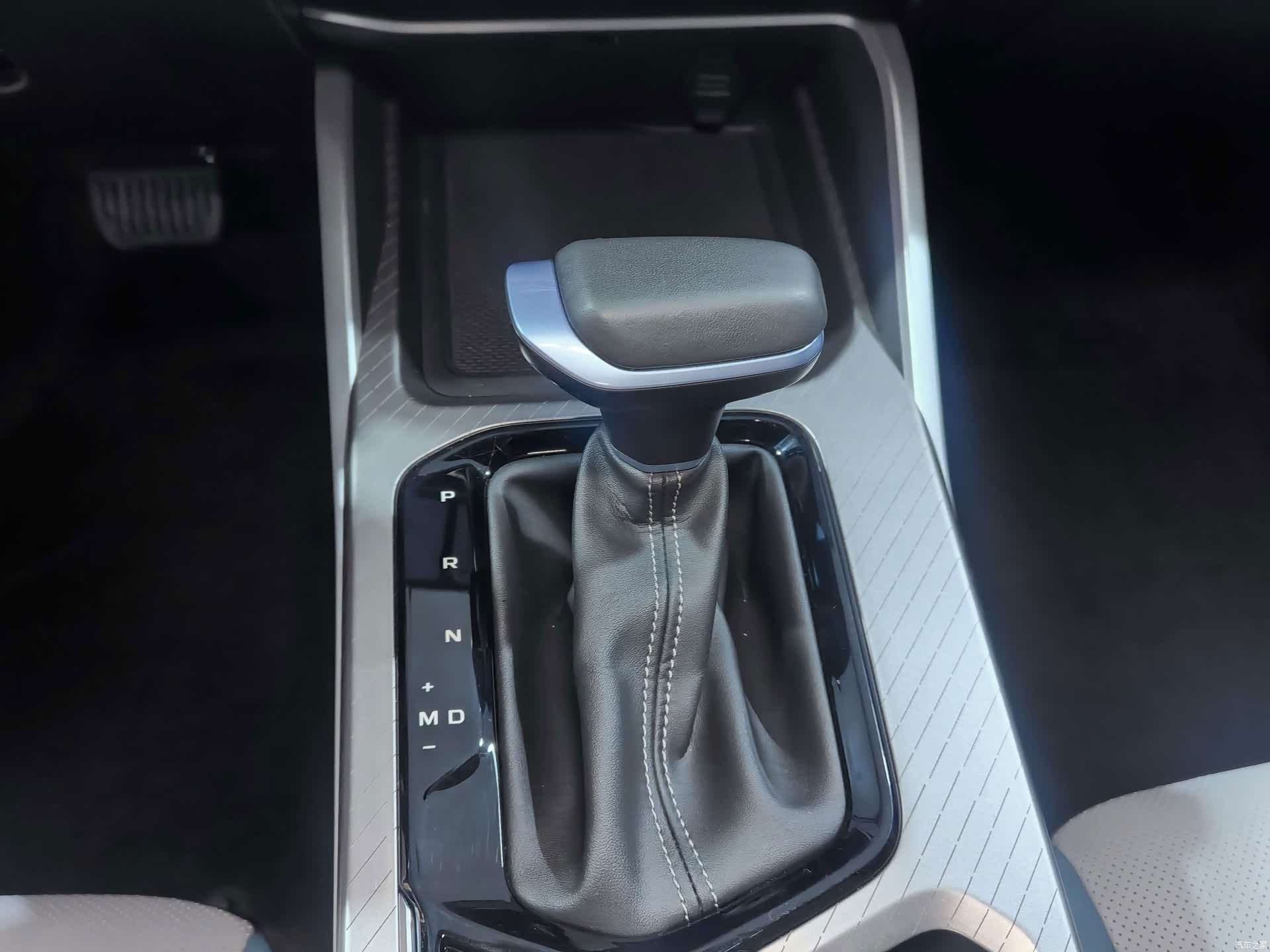 Geely Emgrand, 2024 13