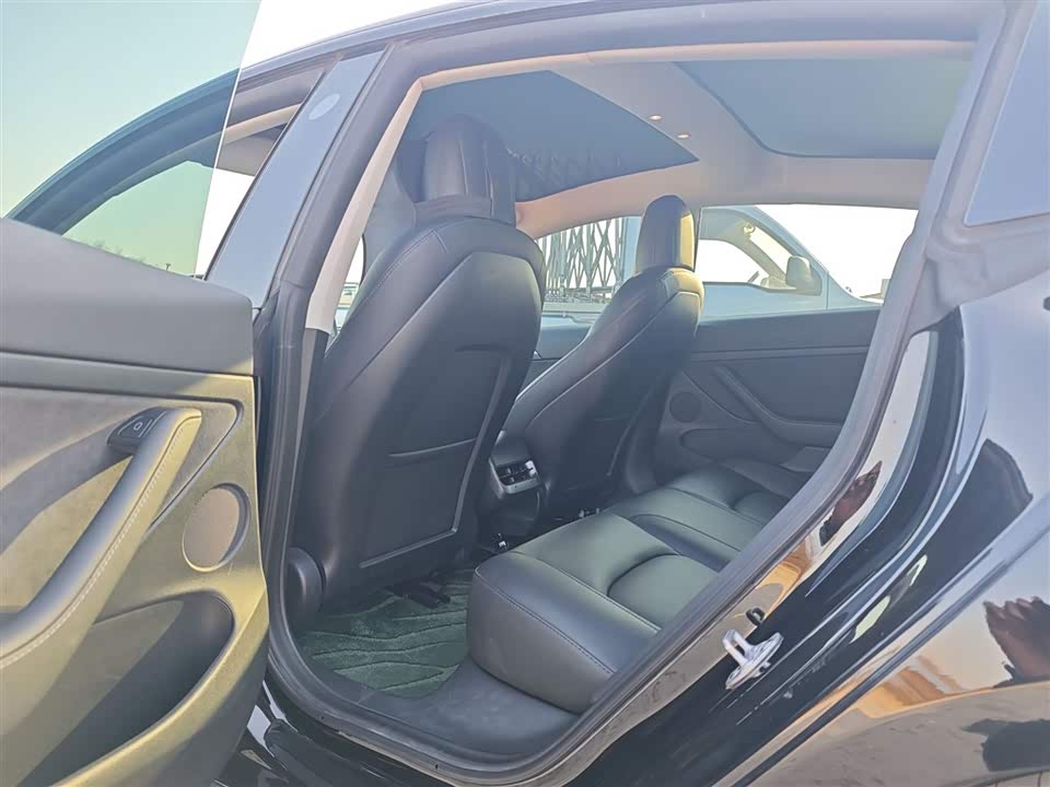Tesla Model 3 Tesla Model 3