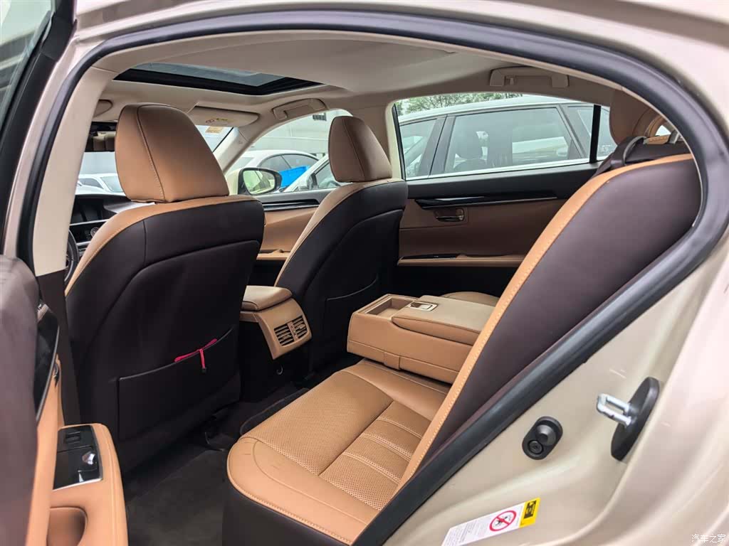 Lexus ES, 2016 8