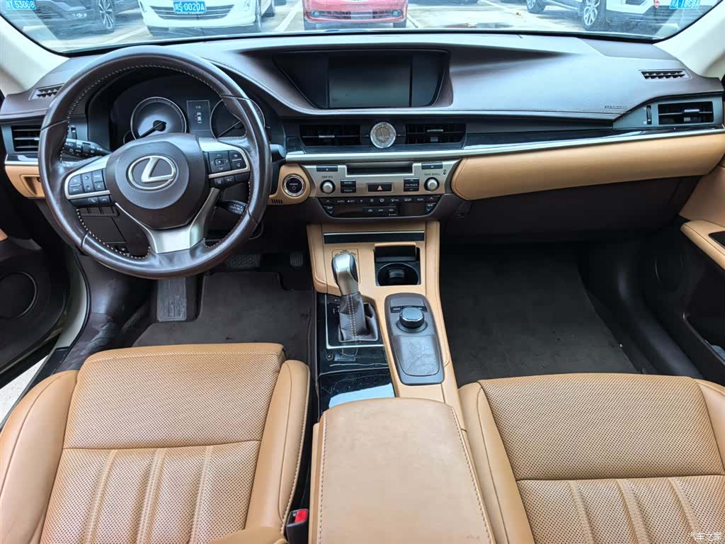 Lexus ES, 2016 9