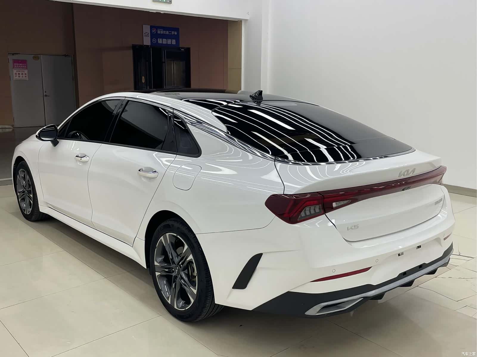 Kia K5, 2022 4