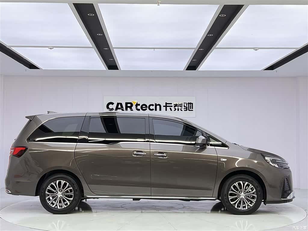 Buick GL8, 2025 4