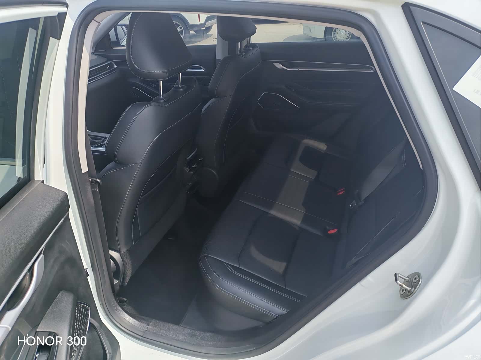 Geely Emgrand, 2023 все фото