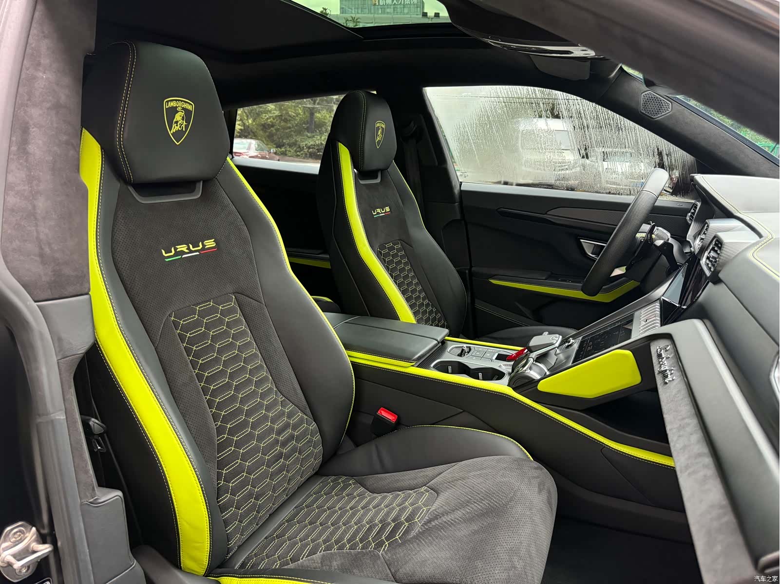 Lamborghini Urus, 2022 24