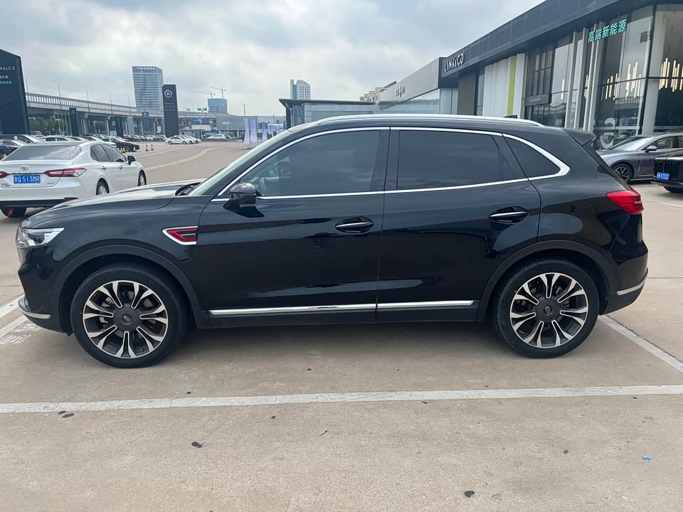 Hongqi HS5
