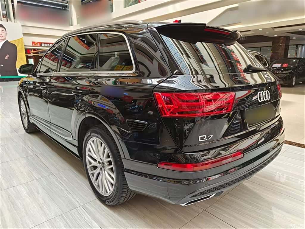 Audi Q7, 2018 все фото