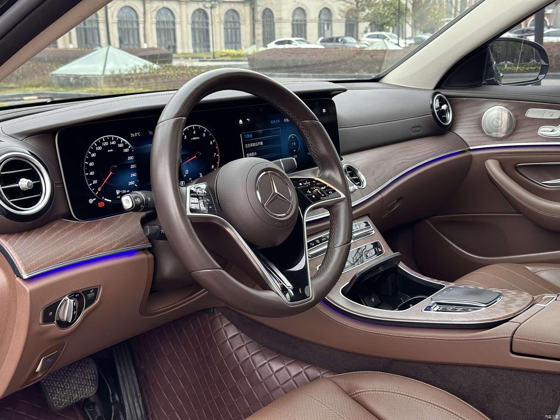 Mercedes-Benz E-Class, 2022 22