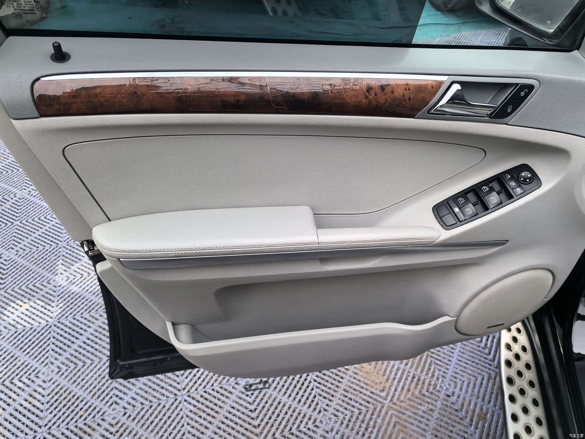 Mercedes-Benz M-Class, 2008 4