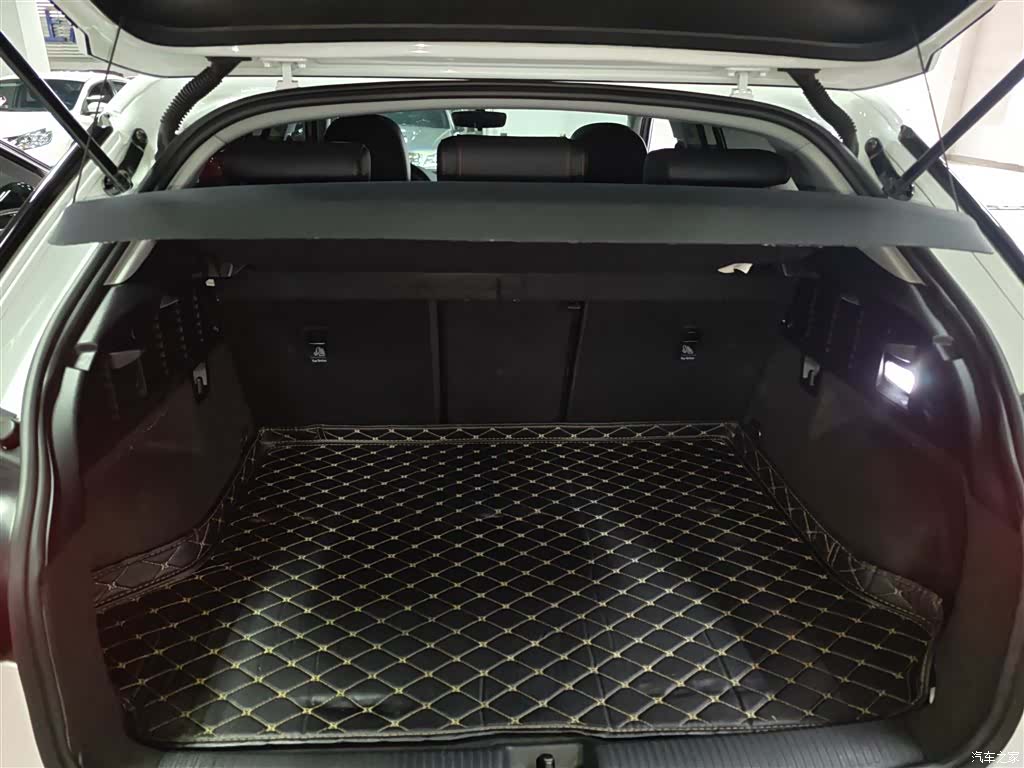 Audi Q2L, 2020 19