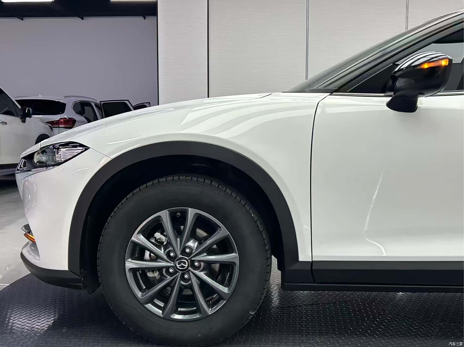 Mazda CX-4, 2023 8