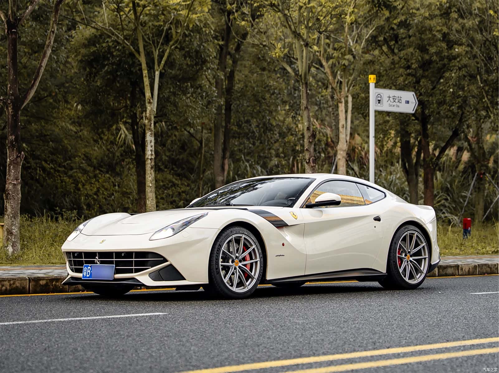 Ferrari F12ber