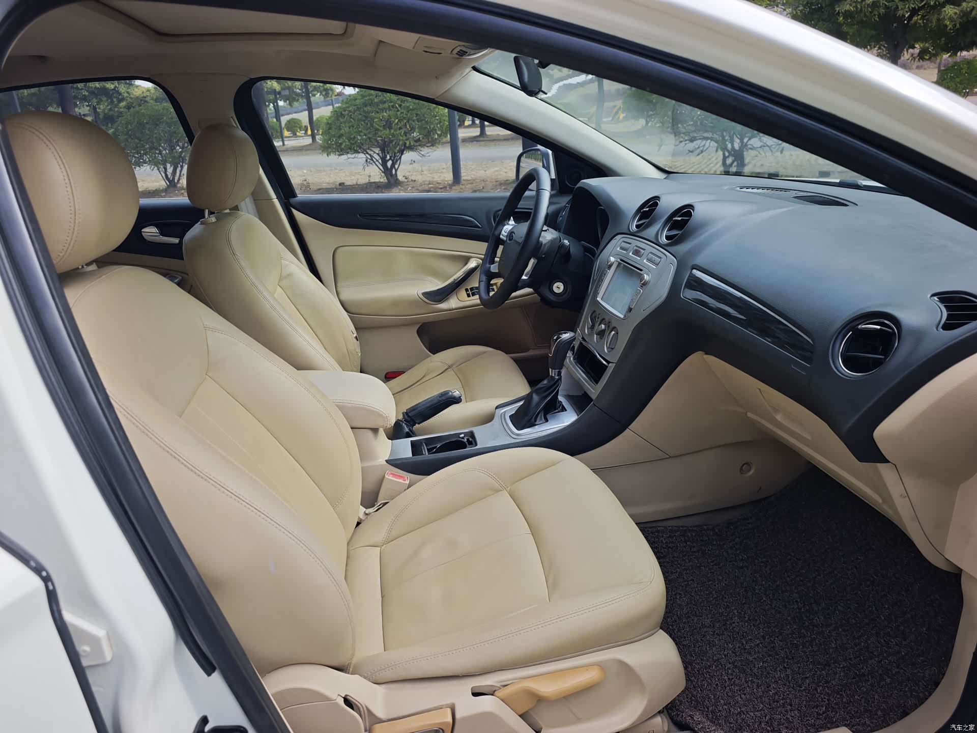 Ford Mondeo, 2011 16