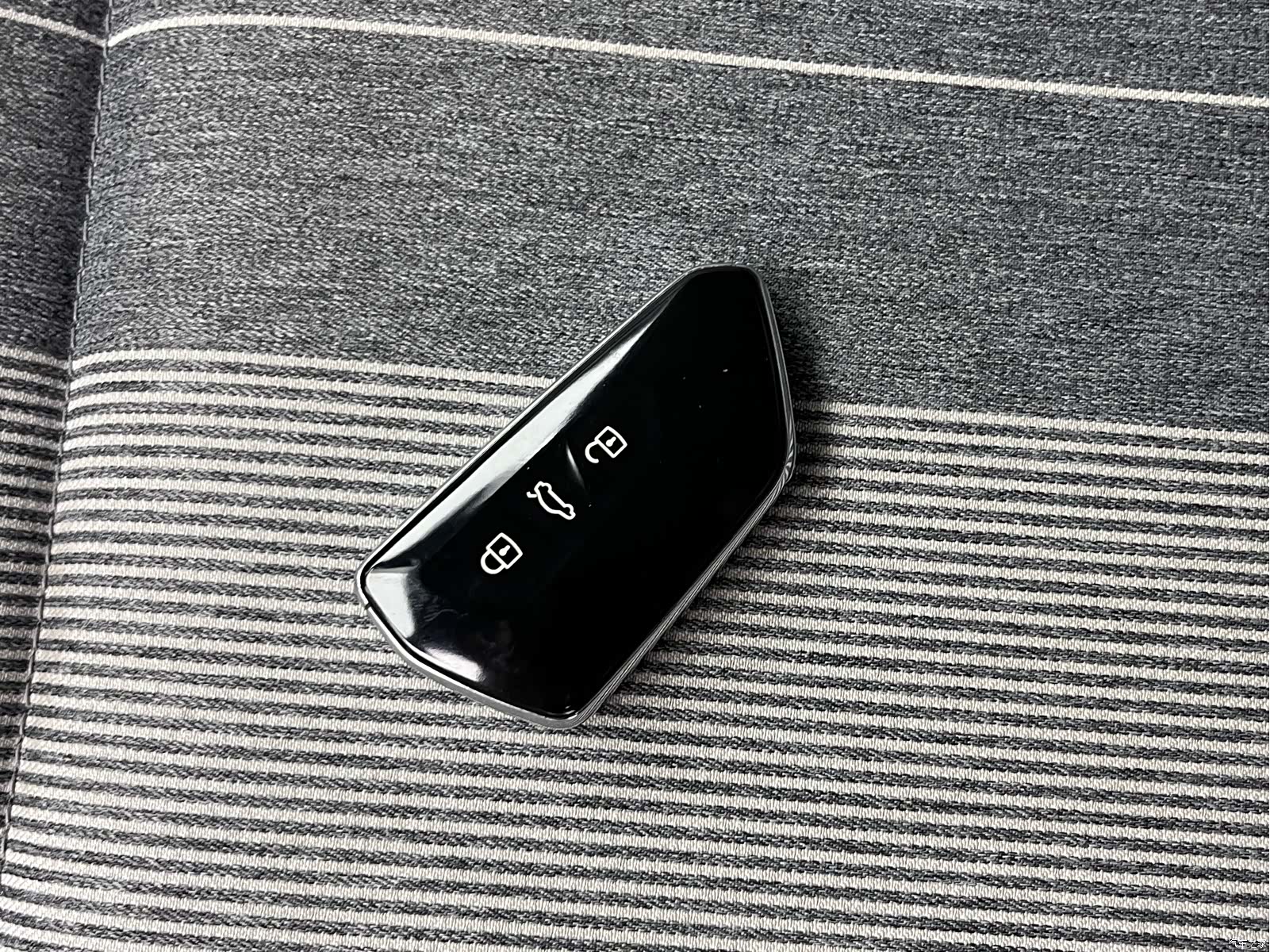 Volkswagen ID.4, 2025 17