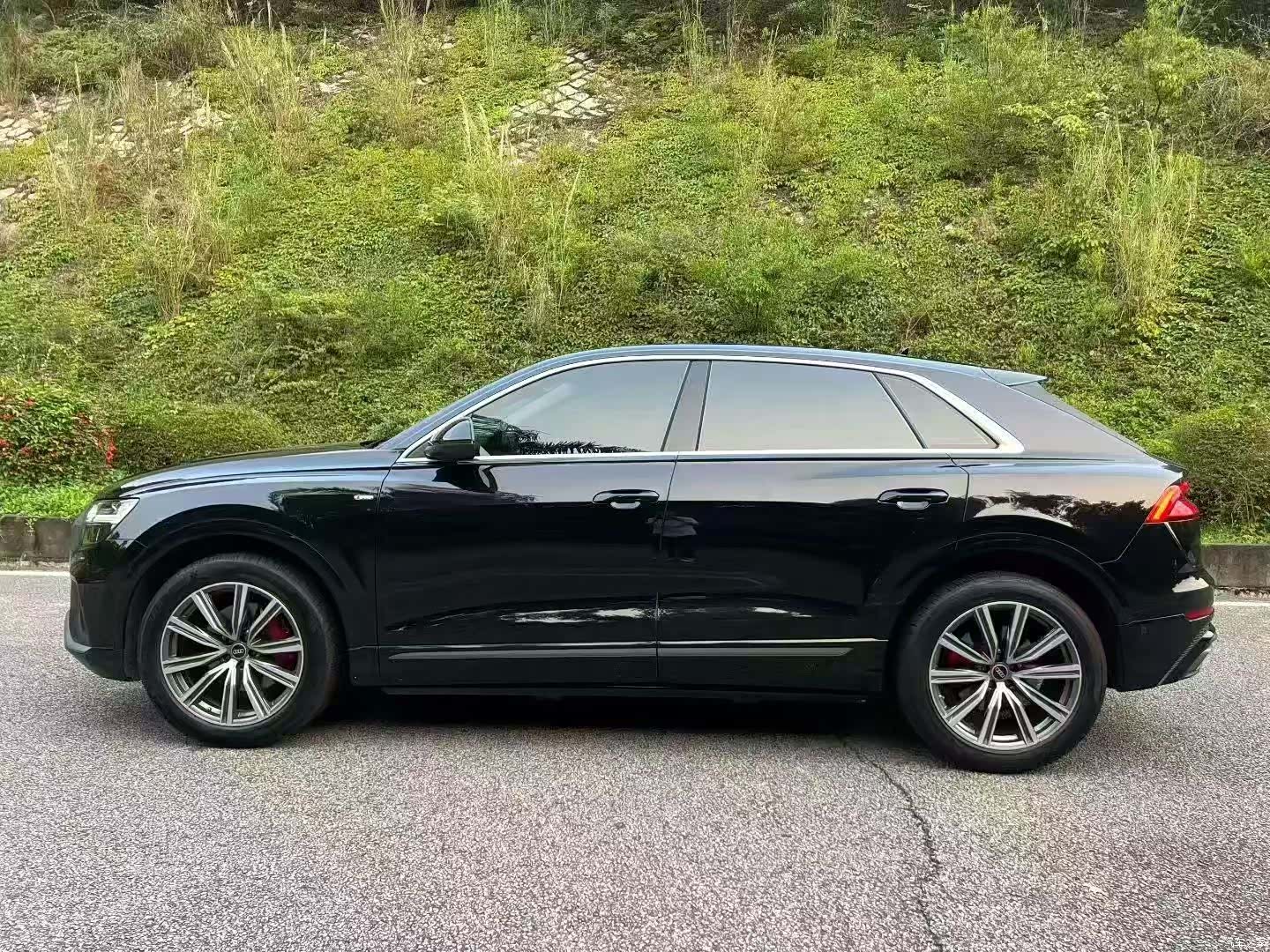 Audi Q8, 2022 4
