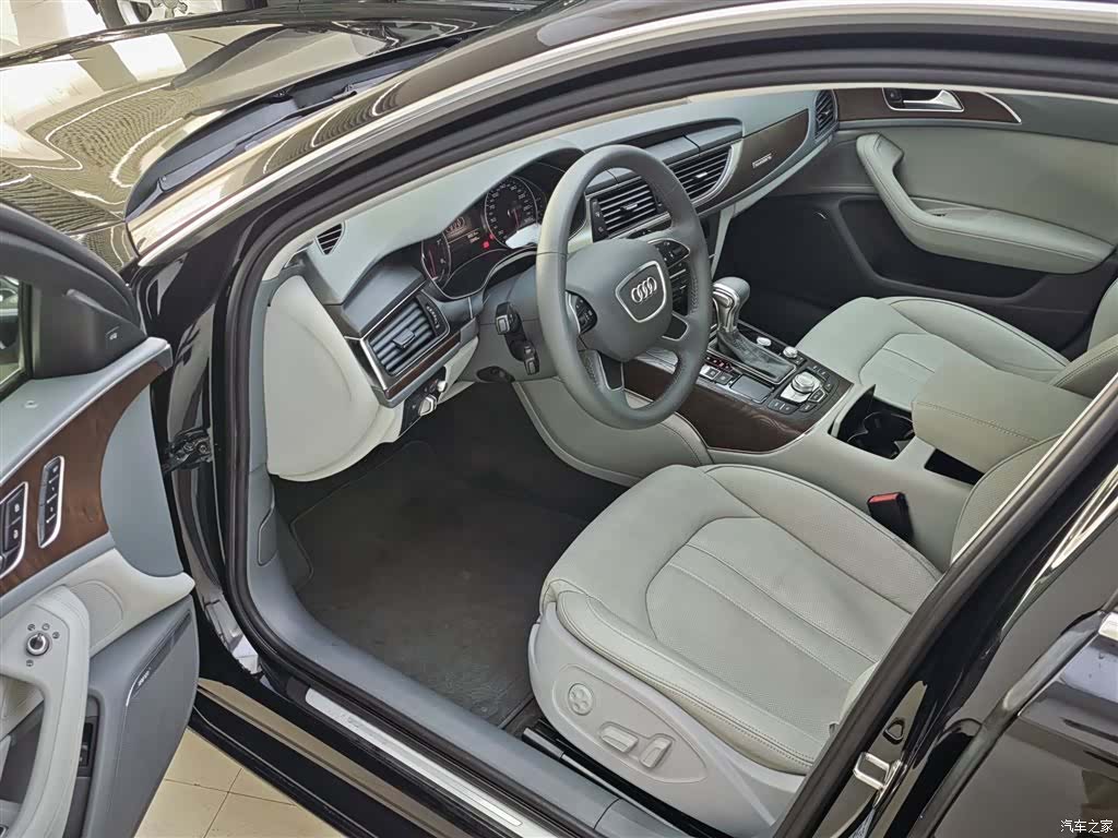 Audi A6L, 2015 14