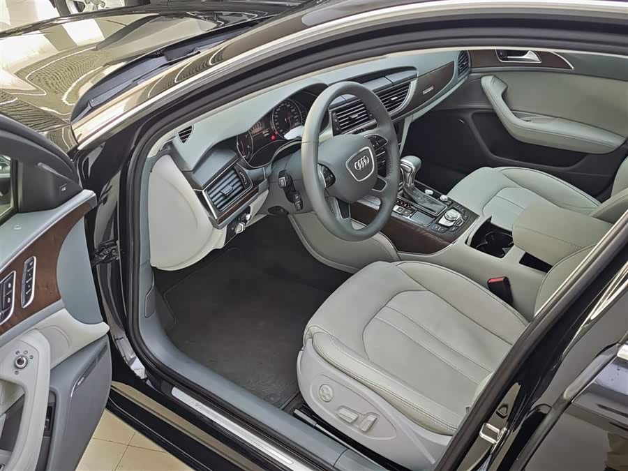 Audi A6L 2015, фото 14