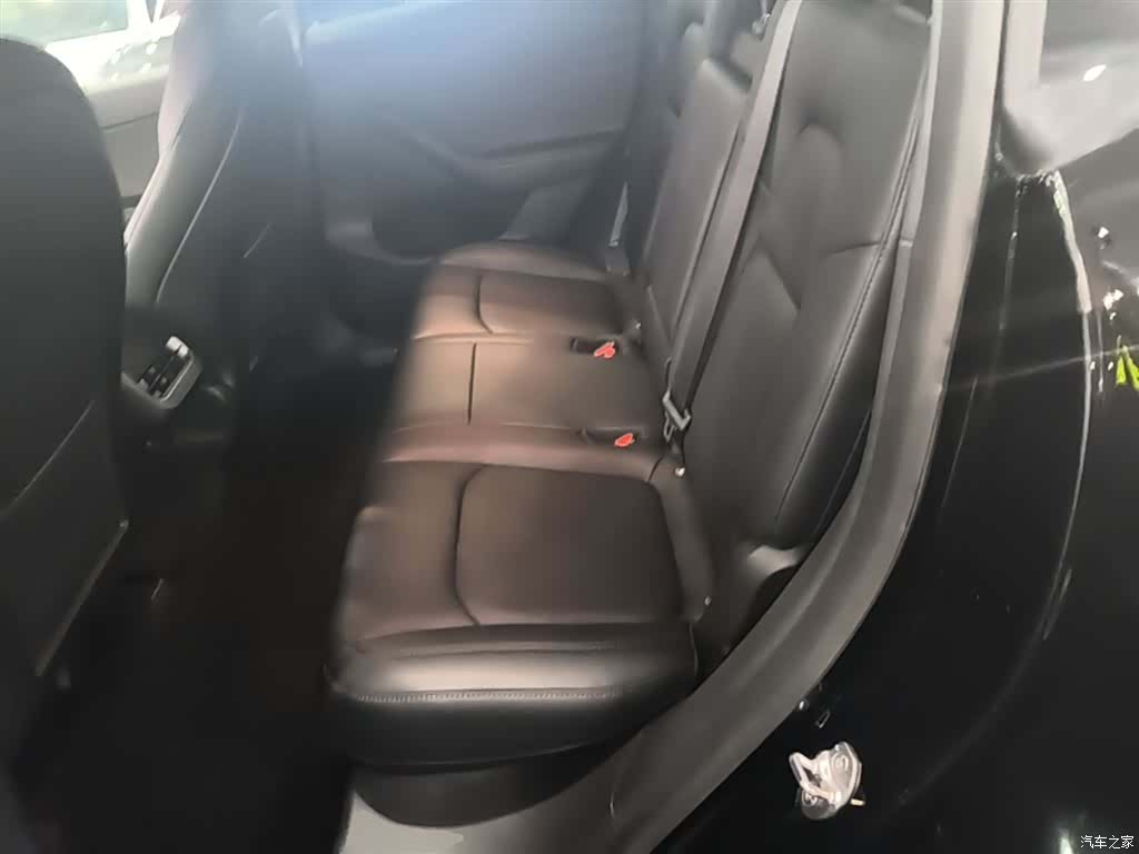 Tesla Model Y, 2022 17