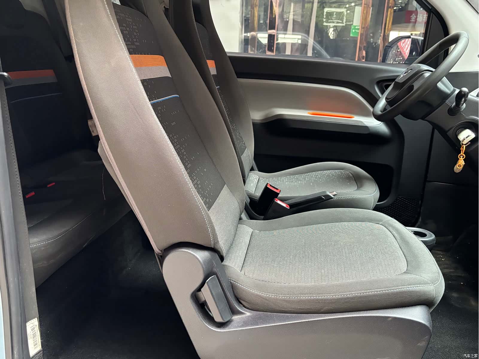 Wuling MINIEV, 2021 11