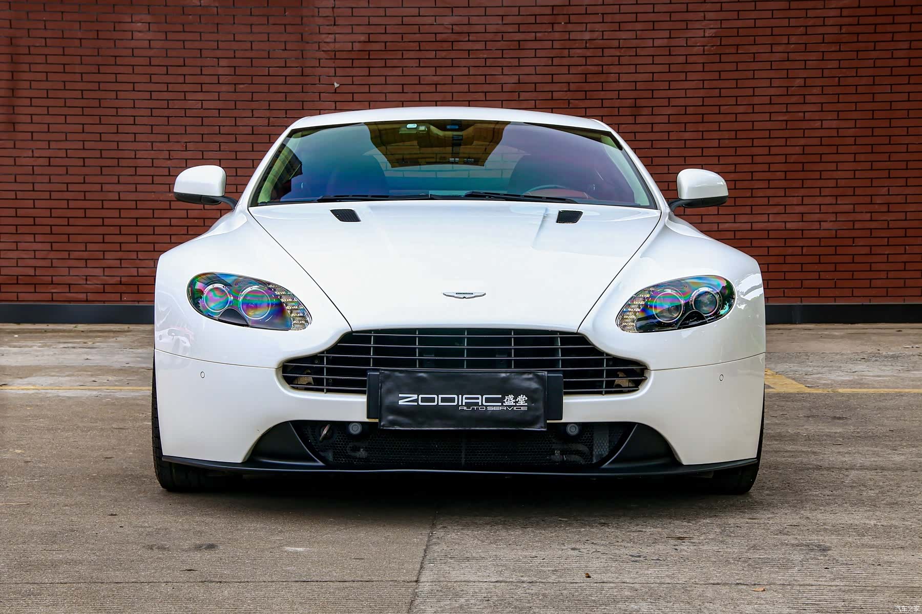 Aston Martin Vantage, 2016 2