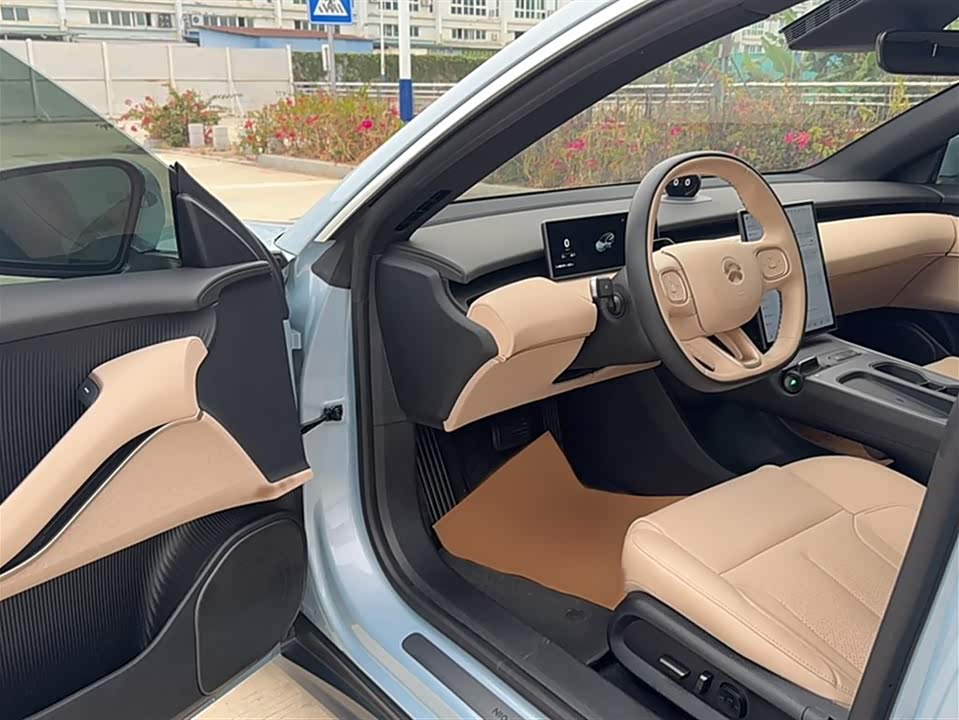 NIO ET5T