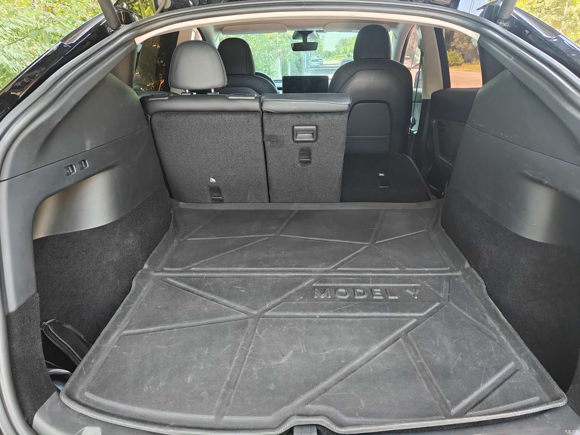 Tesla Model Y, 2021 12