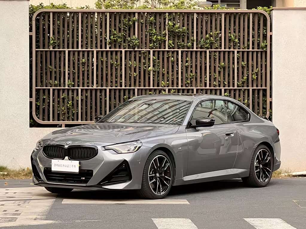 BMW M240i
