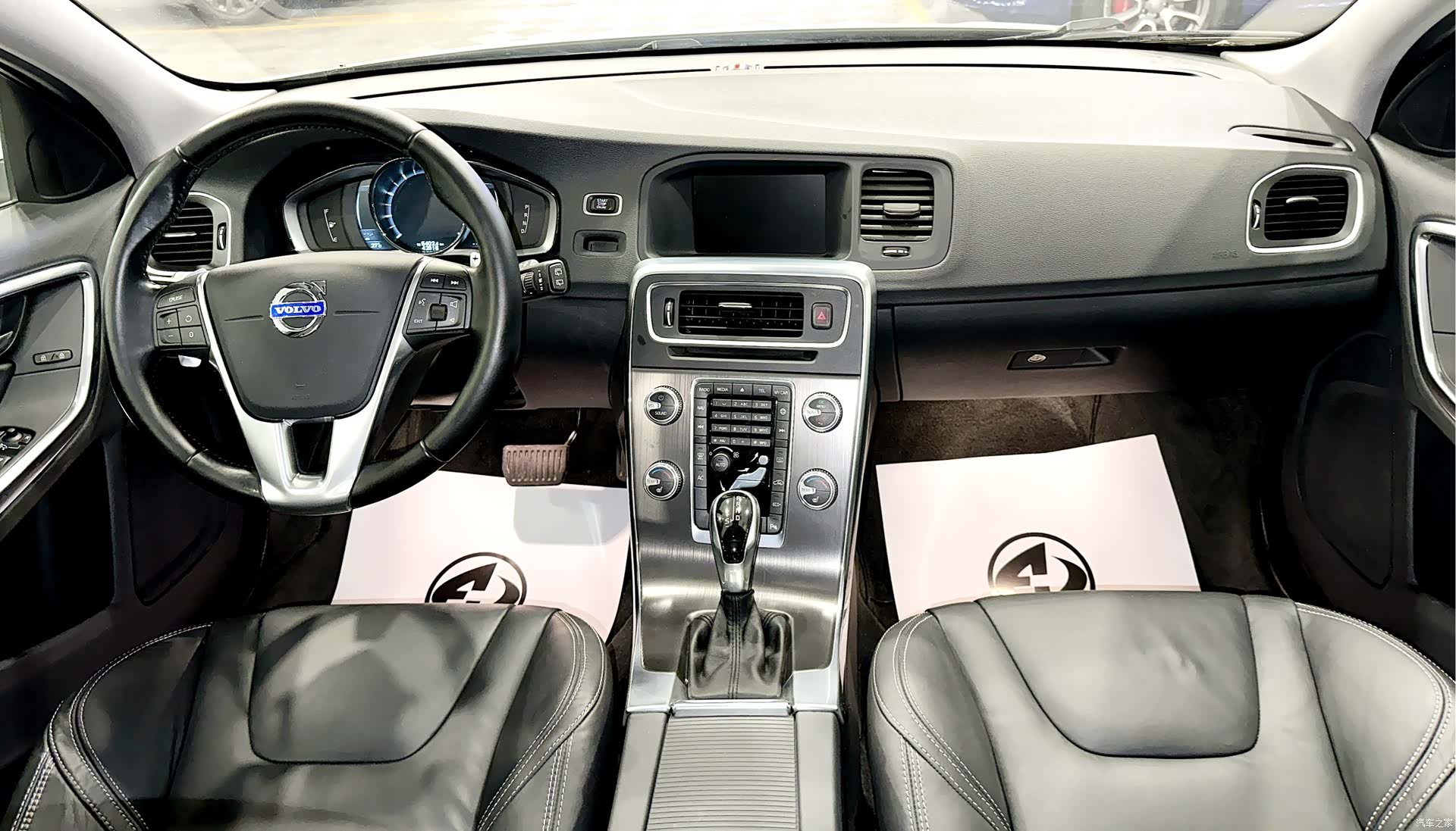 Volvo V60, 2015 все фото