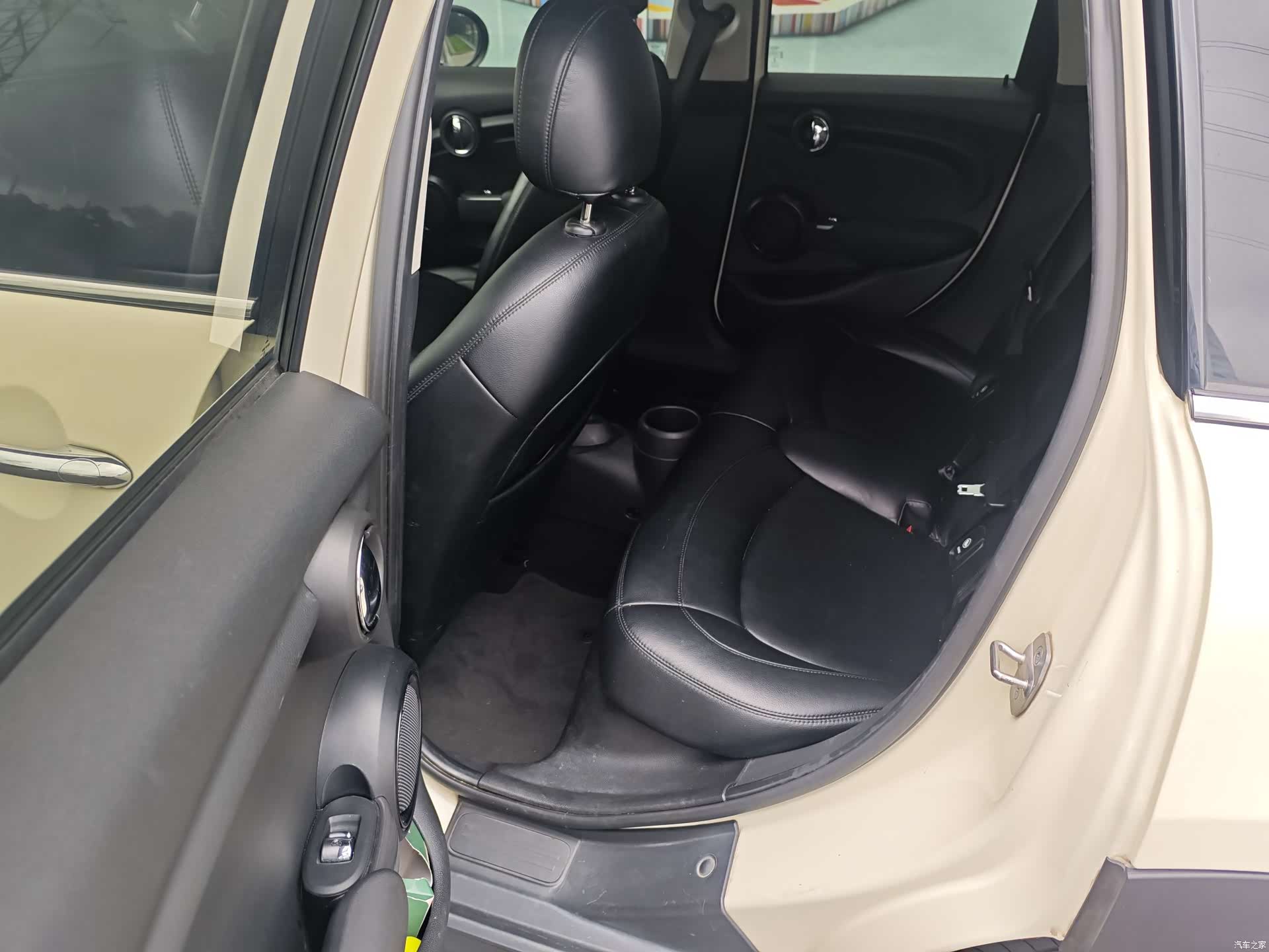 Mini ONE, 2021 10