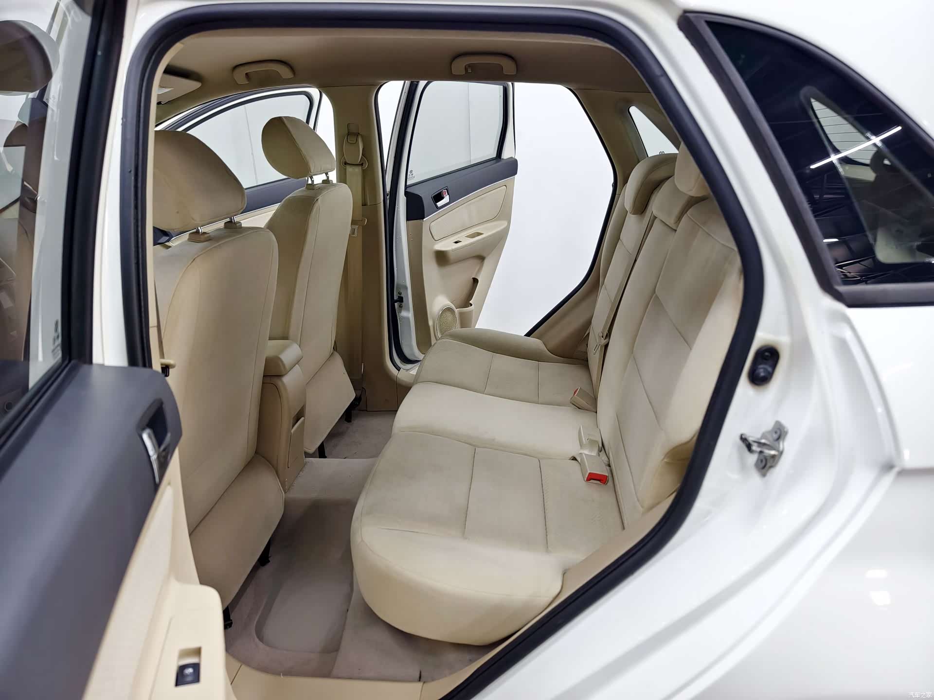 BAIC E Series, 2015 12