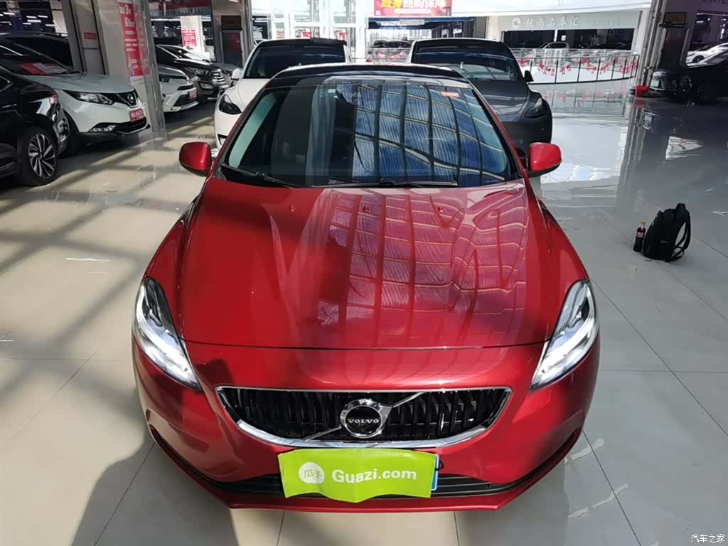 Volvo V40, 2019 3