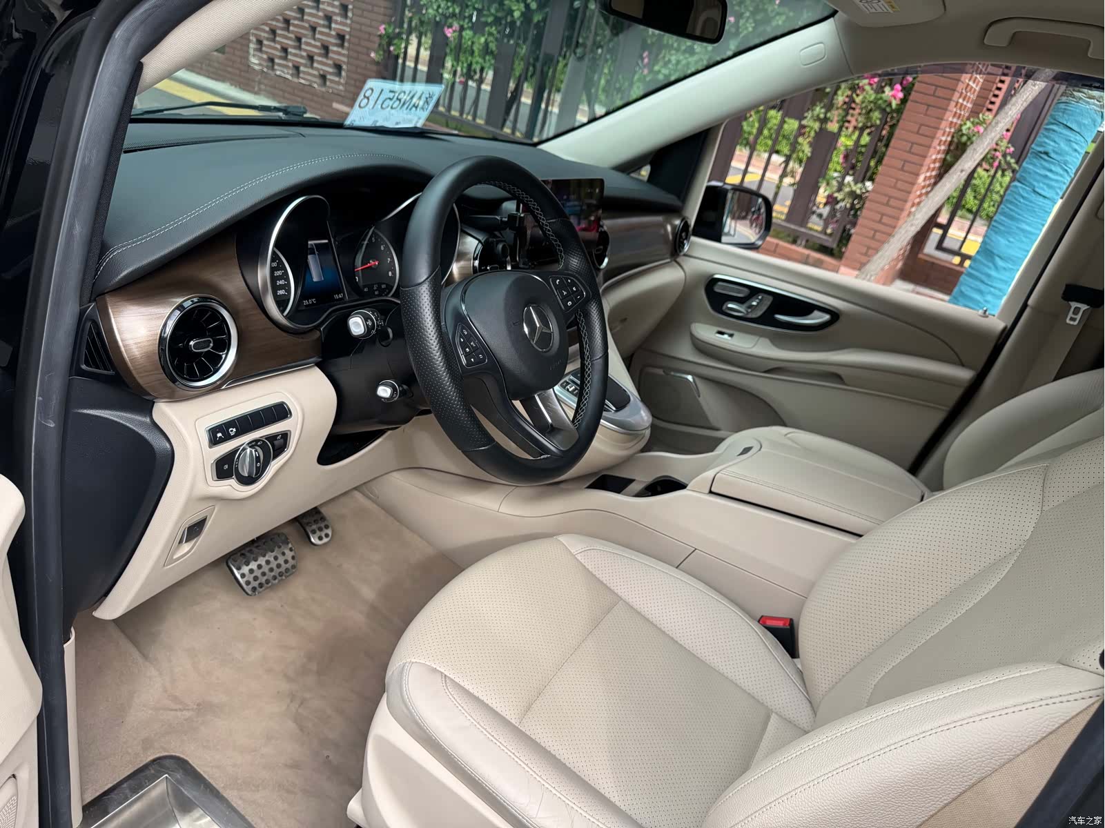Mercedes-Benz V-Class, 2021 10
