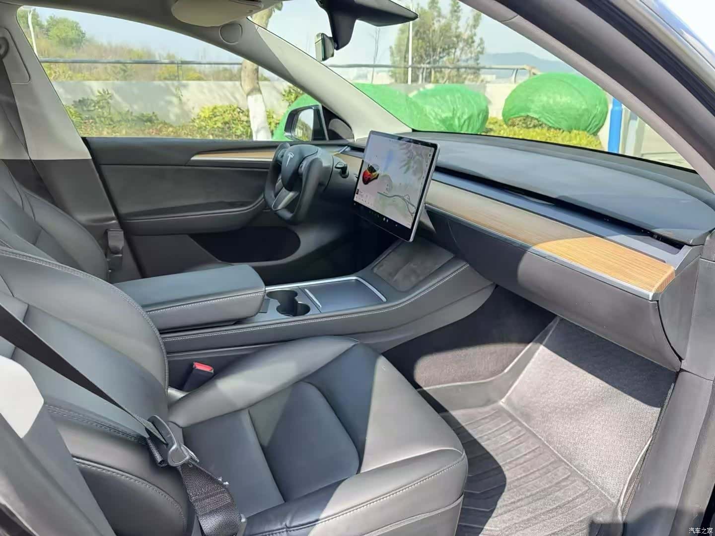Tesla Model Y, 2021 4