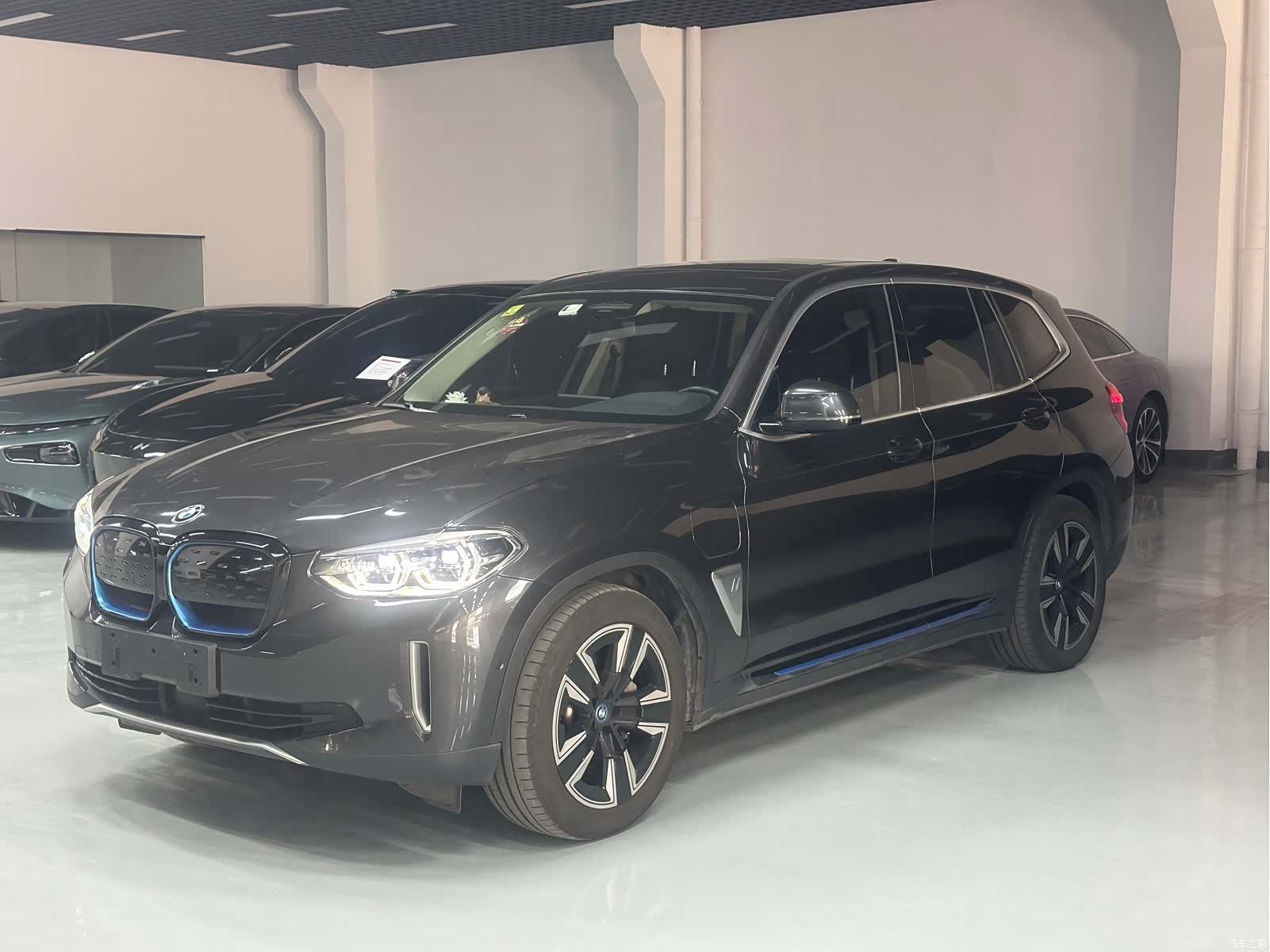 BMW iX3, 2021 1
