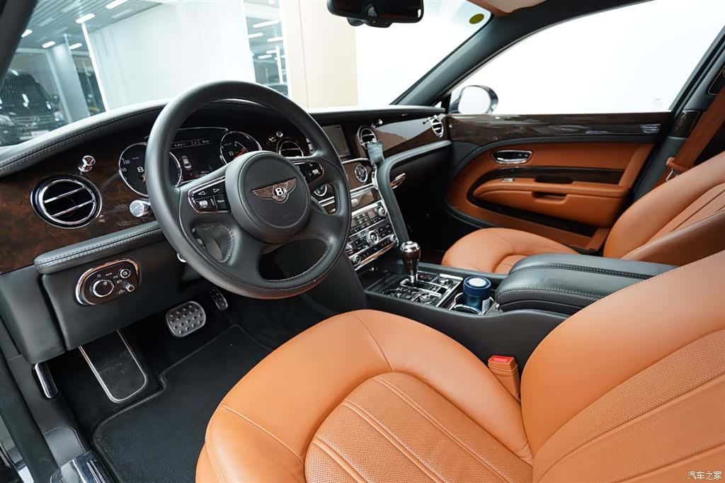 Bentley Mulsanne, 2016 3