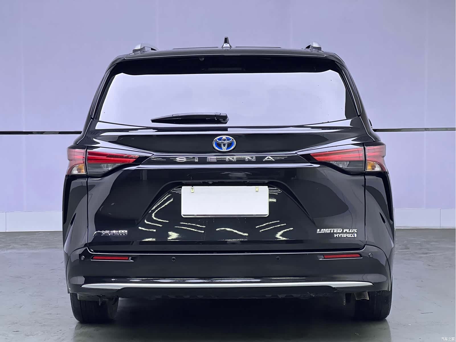 Toyota Sienna, 2022 все фото